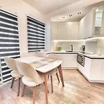 53° Bs Skanderbeg Center Comfort Apartamento *