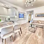 아파트 53° Bs Skanderbeg Center Comfort