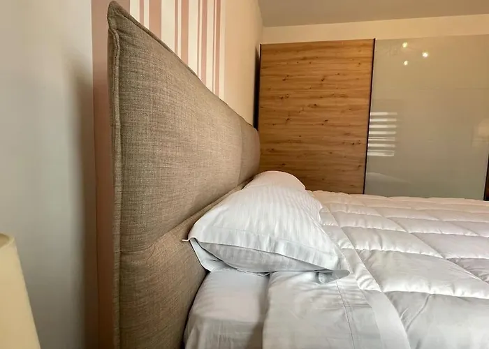 アパート 53° Bs Skanderbeg Center Comfort ティラナ